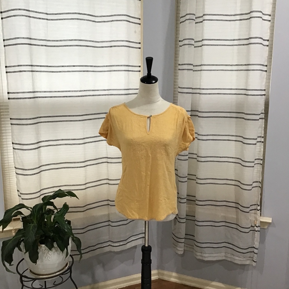 Democracy Women’s Size Medium Yellow Blouse Short Sleeve Embroidery Shirt - Picture 1 of 9